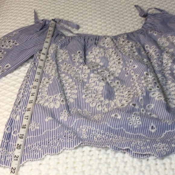 Express Off The Shoulder Eyelet Blouse Blue/White Striped Size M - Picture 9 of 10